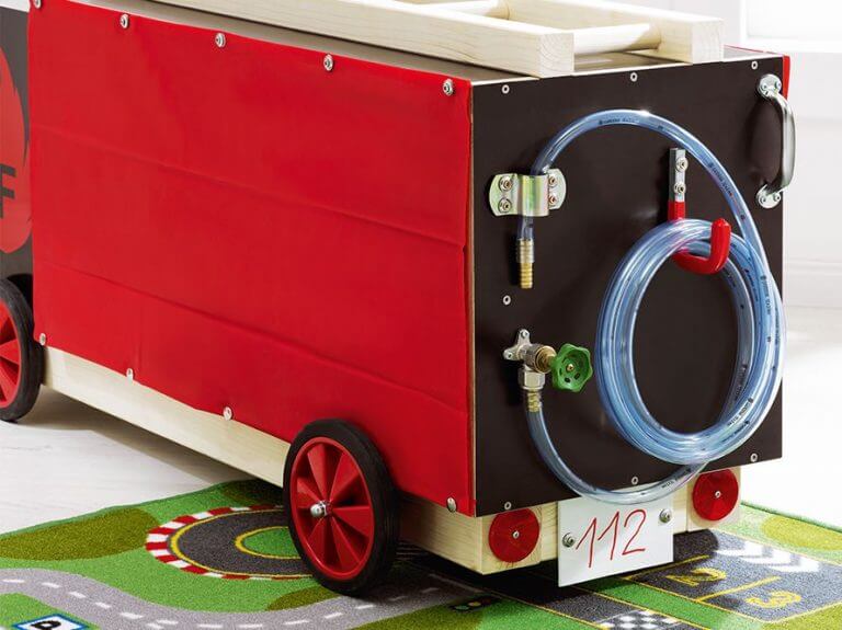 Feuerwehrregal DIY - 15 einzigartige Weihnachtsgeschenke für Kinder zum selber basteln