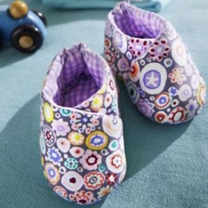 babyschuhe - 15 einzigartige Weihnachtsgeschenke für Kinder zum selber basteln