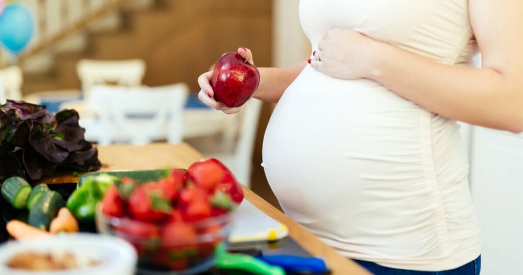Ernährung in der Schwangerschaft: Was dürfen Schwangere essen?