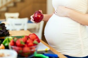 Ernährung in der Schwangerschaft: Was dürfen Schwangere essen?