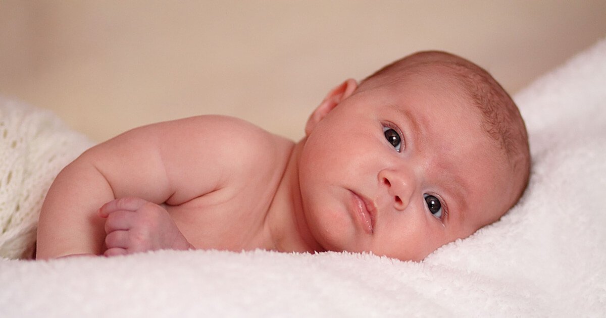 ᐅ Babys 2. Woche: So entwickelt sich dein Baby