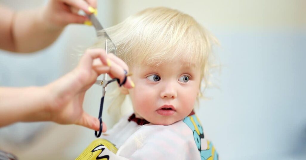shutterstock 294663395 Web - Baby Haare schneiden: Die besten Eltern-Tipps