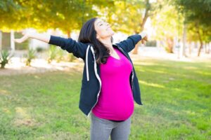 Schwangere fühlt sich super und ist dankbar