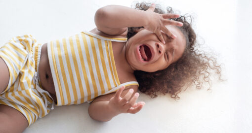 Wutanfall Kleinkind 1200x630 1 - Immer wieder Wutanfälle in der Öffentlichkeit: 5 Tipps für Eltern von Kleinkindern