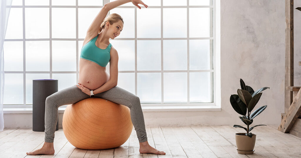 Rückenübung für die Schwangerschaft: Seitliche Bauchmuskeln stärken
