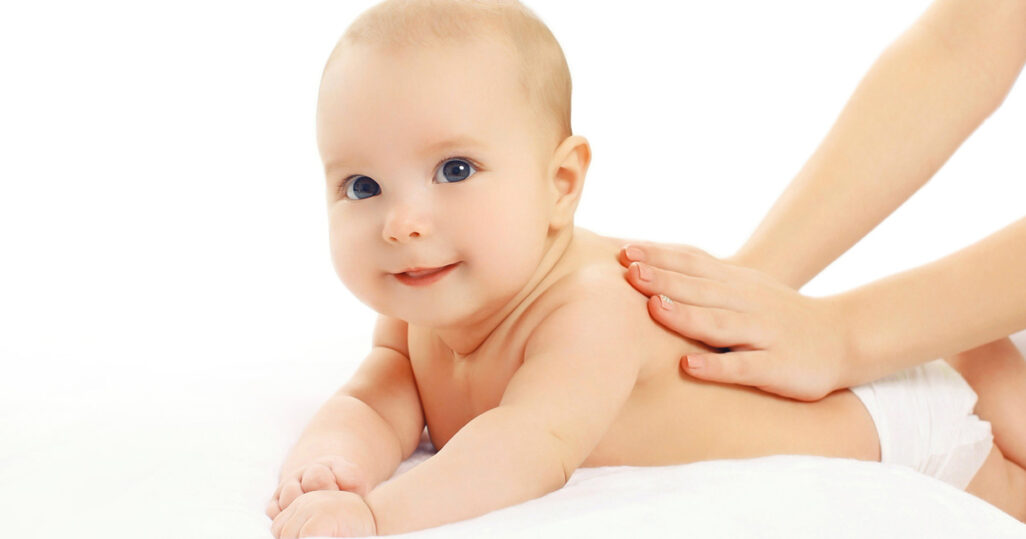 Babymassage Anleitung und Tipps