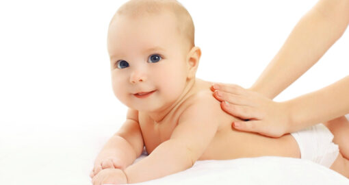 Babymassage Anleitung und Tipps