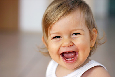 laut lachen baby - Ab wann lächeln Babys und ab wann lachen sie?