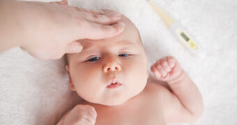 Ab wann dürfen/sollten Eltern ein Zäpfchen geben, wenn das Baby Fieber hat?