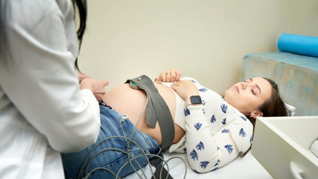 Keine regelmäßigen CTGs und Doppler-Untersuchungen bei Low-risk-Schwangerschaften mehr