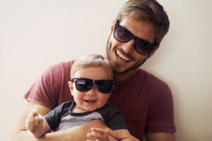 Wann Babys eine Sonnenbrille brauchen