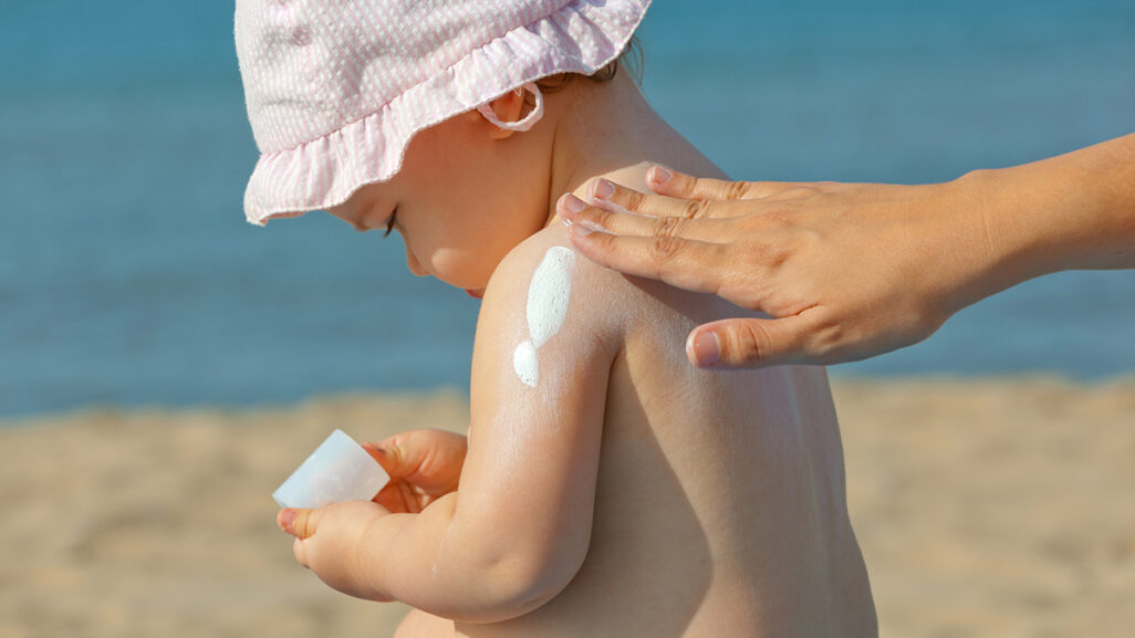 Sonnencreme für Babys ☀ Tipps & Empfehlungen