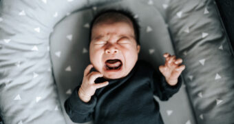 Baby schreien lassen? Bitte nicht!
