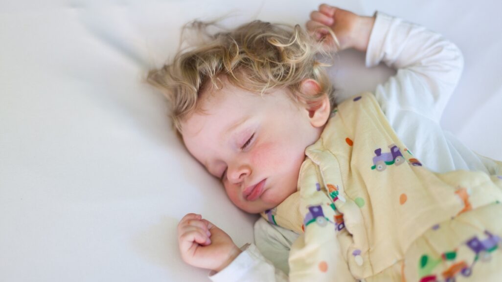 9 Babyschlafsäcke sind laut ÖKO-TEST 2023 nicht sicher