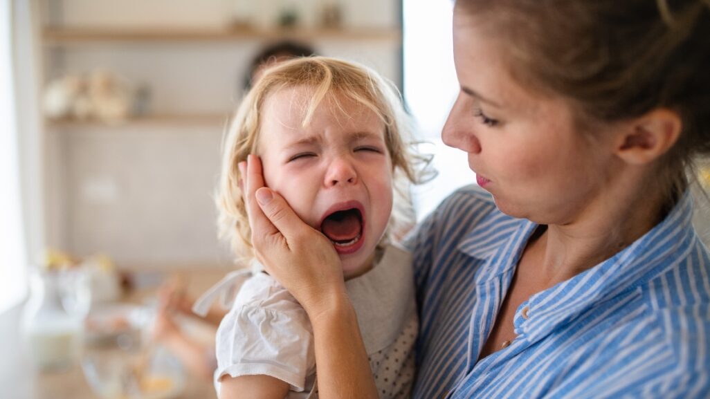 Ist doch gar nicht so schlimm Wieso wir unsere weinenden Kinder ernst nehmen sollten. 2 - "Ist doch gar nicht so schlimm!" – Wieso wir unsere weinenden Kinder ernst nehmen und trösten sollten. 