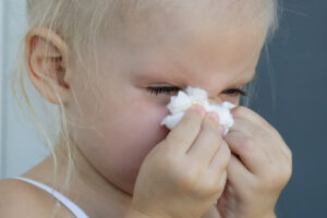 Beitragsbild Allergie Kind - Allergie beim Kind: Was Eltern wissen sollten!