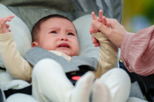 Elternschaft und Grenzen: Was tun, wenn Fremde das Baby berühren?